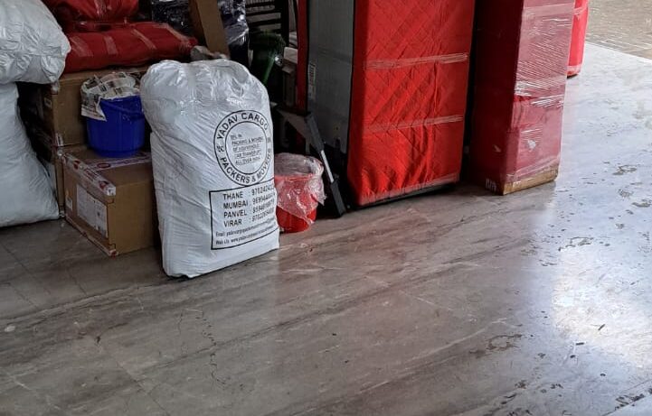 Hiring packers and movers in Thane